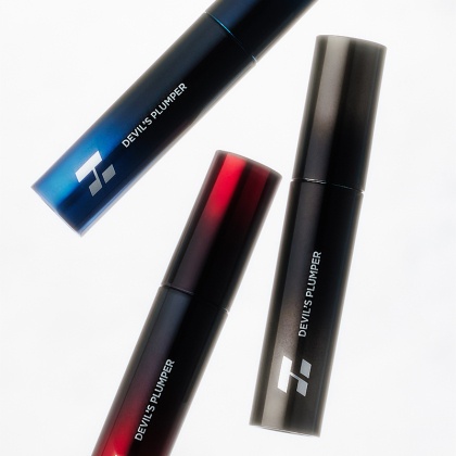 Apjomu piešķirošs lūpu spīdums Devil's Plumper 03 Frozen Prison Glowy Topper (5006)